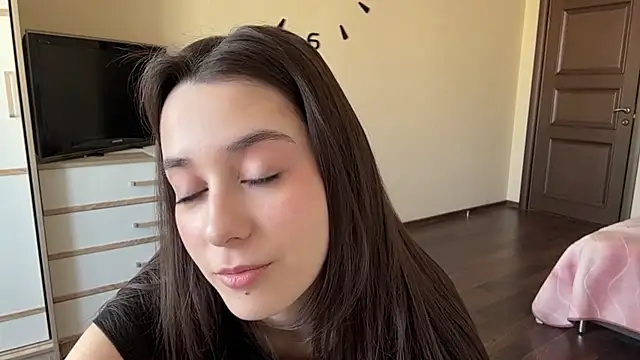 AdeleVelvet online show from March 2026 10:54:02 AM