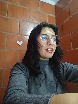 Snapshot of Amanda_x1 chatting on May 2026 07:41:02 PM Amanda x1 online show from May 2026 07:41:02 PM