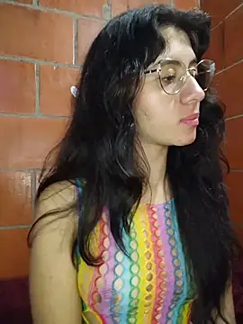 Snapshot of Amanda_x1 chatting on May 2026 01:57:16 AM Amanda x1 online show from May 2026 01:57:16 AM