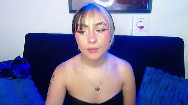 melodygirl2   online show from April 2026 07:40:02 PM