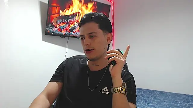 JUAN CAMILOXXX online show from April 2026 04:05:02 AM