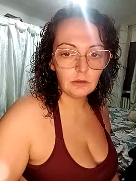 gloww877 online show from April 2026 06:27:02 PM