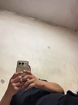 xiaocui06 online show from April 2026 12:52:02 PM