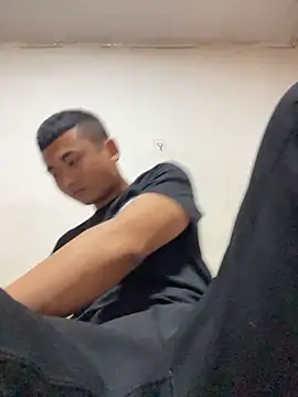 xiaocui06 online show from April 2026 12:30:01 PM