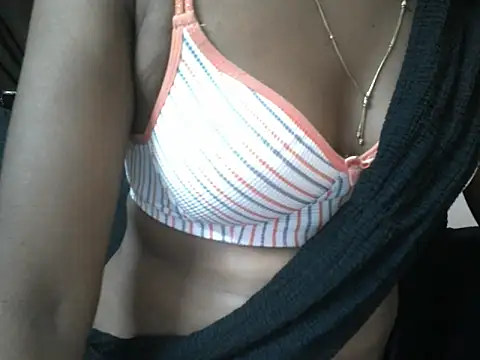 Couplehot00 online show from May 2026 01:29:01 PM