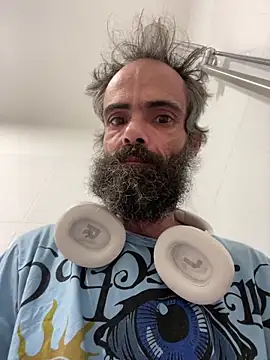 wasntevenme online show from May 2026 03:46:02 AM