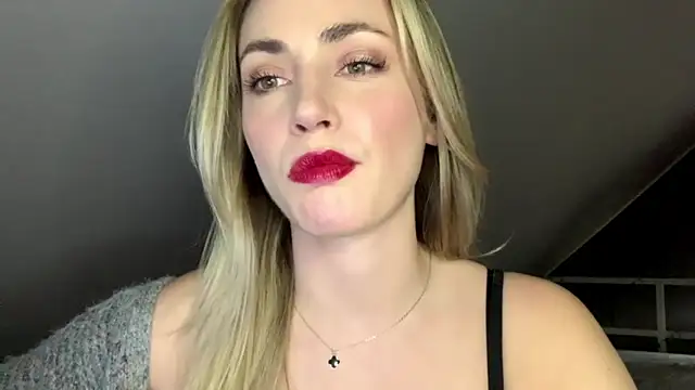Snapshot of ScarlettSensitive chatting on May 2026 03:39:02 PM ScarlettSensitive online show from May 2026 03:39:02 PM