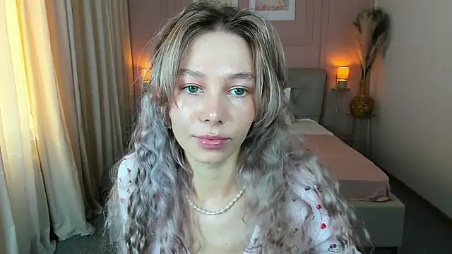 LuluAlis online show from March 2026 01:49:01 PM