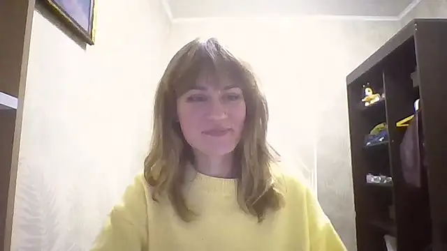 ElenoreHolguin online show from April 2026 07:07:02 PM