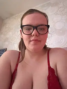 Snapshot of MissMilly050 chatting on March 2026 06:39:02 AM MissMilly050 online show from March 2026 06:39:02 AM