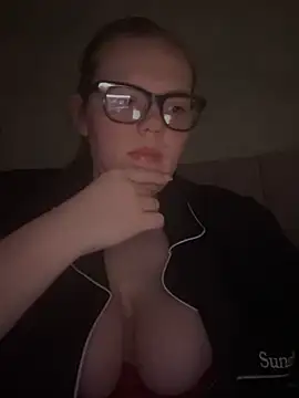 Snapshot of MissMilly050 chatting on April 2026 07:01:02 PM MissMilly050 online show from April 2026 07:01:02 PM