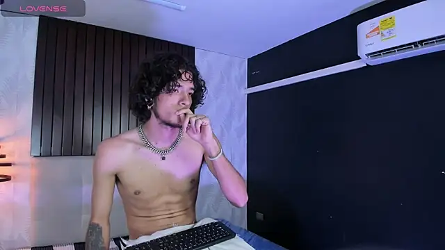 Skinny Mac online show from April 2026 09:39:33 PM