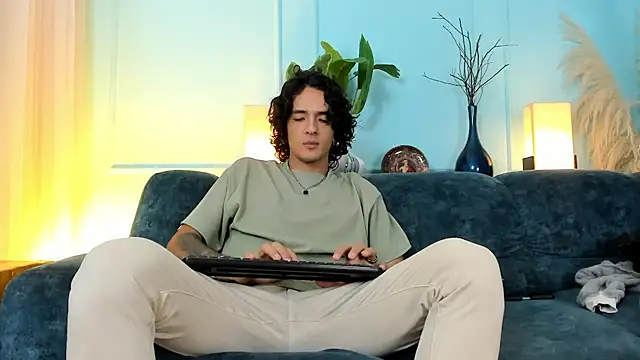 Skinny Mac online show from April 2026 02:32:02 PM