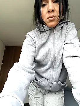 Camillemonroe  online show from April 2026 12:41:02 PM