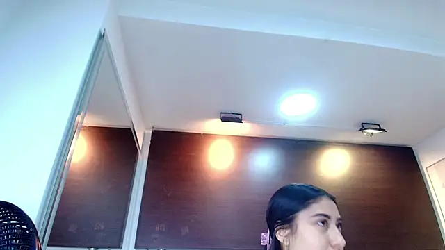 Gabriela meow online show from April 2026 12:41:01 PM