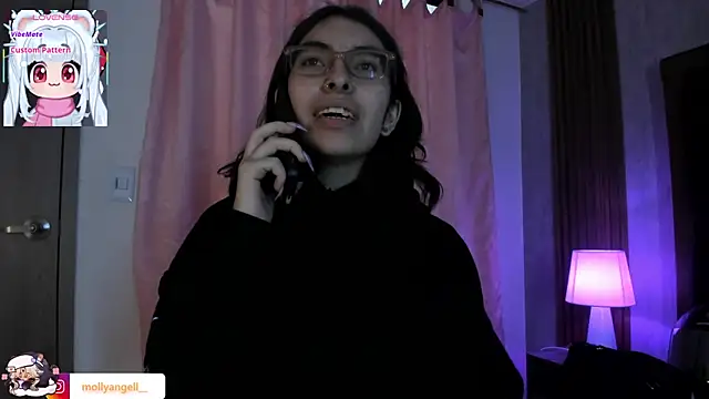Snapshot of Molly_A chatting on April 2026 02:45:02 PM Molly A online show from April 2026 02:45:02 PM