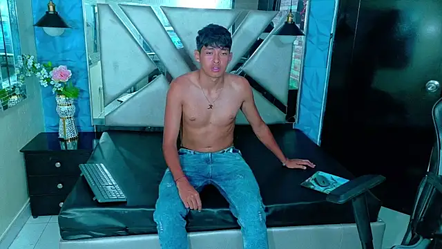 Snapshot of Tigger_Collins chatting on March 2026 07:41:01 PM Tigger Collins online show from March 2026 07:41:01 PM