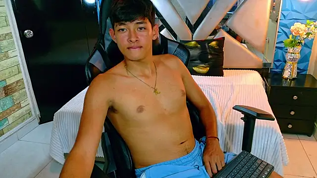 Snapshot of Tigger_Collins chatting on March 2026 08:37:02 PM Tigger Collins online show from March 2026 08:37:02 PM