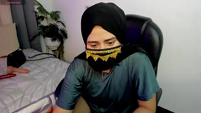 Snapshot of bahiya_aziz chatting on June 2026 03:27:02 PM bahiya aziz online show from June 2026 03:27:02 PM
