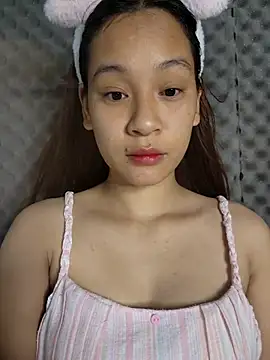 Snapshot of -Hicici- chatting on July 2026 12:28:01 AM -Hicici- online show from July 2026 12:28:01 AM