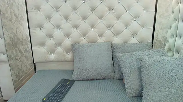 Snapshot of LadyMiax chatting on July 2026 03:42:01 AM LadyMiax online show from July 2026 03:42:01 AM