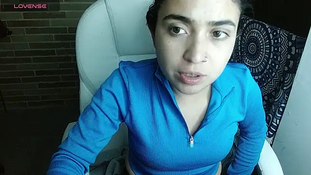 sweet-little online show from April 2026 02:17:02 AM