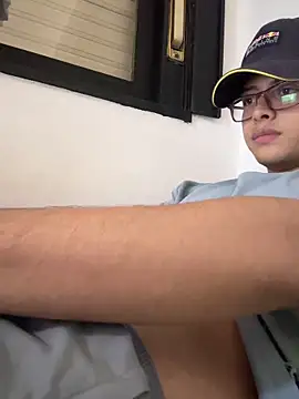 jossmacsi online show from April 2026 07:53:01 PM