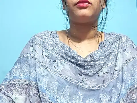 Emma 4433 online show from April 2026 05:02:01 PM