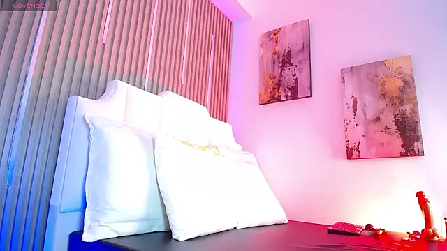 ZafiroCat online show from March 2026 05:00:02 AM