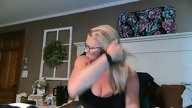 Stickywethoney online show from July 2026 02:48:02 PM