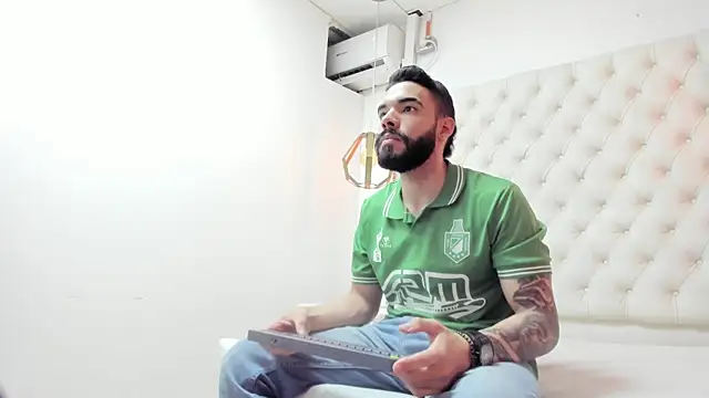 JEAN LEWIS2 online show from April 2026 07:18:02 PM