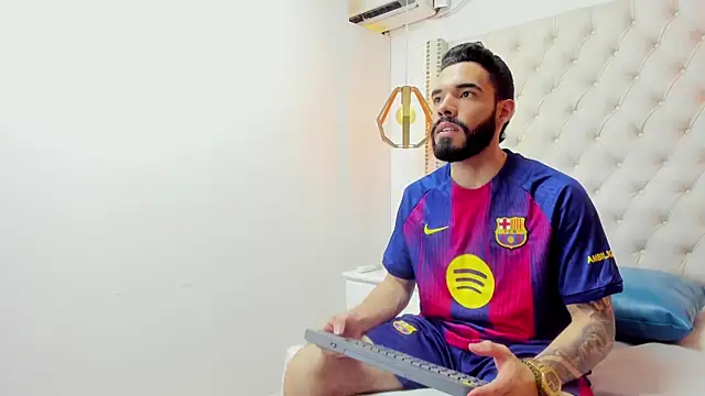 JEAN LEWIS2 online show from April 2026 04:15:02 AM