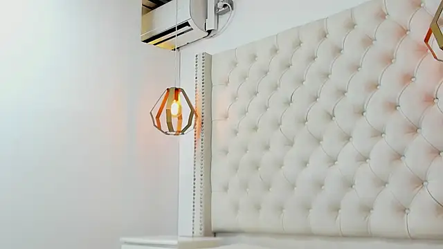 JEAN LEWIS2 online show from April 2026 07:30:02 PM