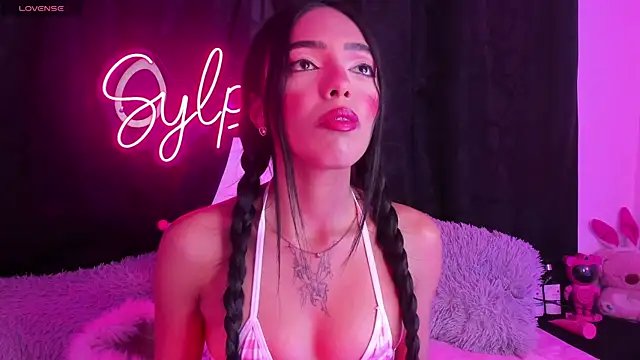 sylphiee  online show from April 2026 11:52:02 PM