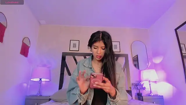 Violettaa Stone online show from April 2026 03:51:01 AM