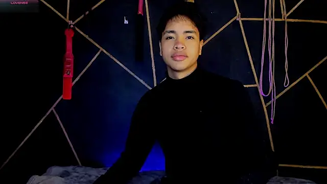 Snapshot of Lee_Colee chatting on May 2026 01:10:02 AM Lee Colee online show from May 2026 01:10:02 AM