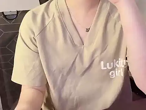 hunhun122 online show from April 2026 04:02:02 PM