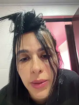 Snapshot of leila_moretti chatting on March 2026 05:23:02 PM leila moretti online show from March 2026 05:23:02 PM