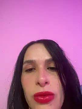 Snapshot of leila_moretti chatting on April 2026 06:47:01 PM leila moretti online show from April 2026 06:47:01 PM