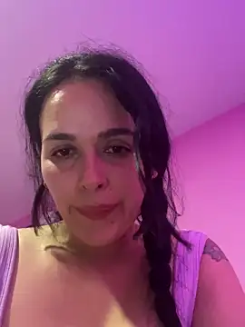 Snapshot of leila_moretti chatting on April 2026 09:48:01 PM leila moretti online show from April 2026 09:48:01 PM