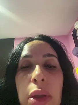 Snapshot of leila_moretti chatting on April 2026 02:27:02 AM leila moretti online show from April 2026 02:27:02 AM