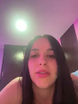 Snapshot of leila_moretti chatting on April 2026 10:05:01 PM leila moretti online show from April 2026 10:05:01 PM