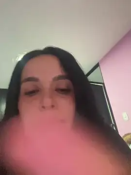 Snapshot of leila_moretti chatting on May 2026 02:19:02 AM leila moretti online show from May 2026 02:19:02 AM