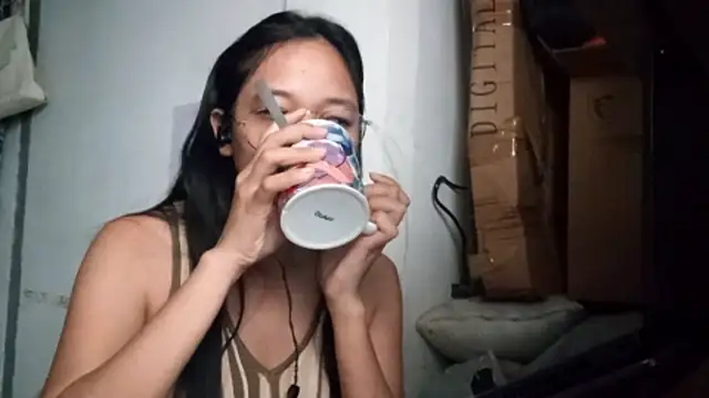 Snapshot of JenetteCarnley chatting on March 2026 12:27:02 AM JenetteCarnley online show from March 2026 12:27:02 AM