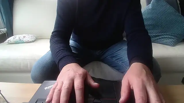Snapshot of Buggemann chatting on May 2026 03:51:02 PM Buggemann online show from May 2026 03:51:02 PM