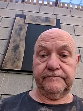 Snapshot of Buggemann chatting on July 2026 04:00:01 PM Buggemann online show from July 2026 04:00:01 PM