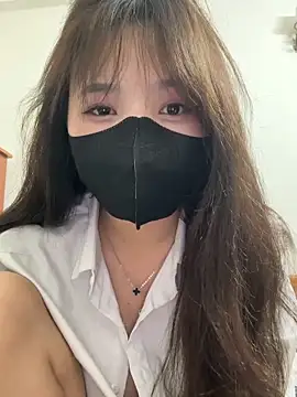 VyVy18 online show from May 2026 05:19:02 PM