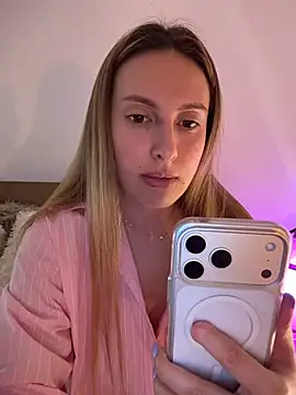 EvaRyen  online show from March 2026 04:13:01 PM