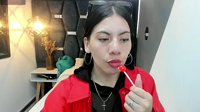 Snapshot of Abril_Fox__ chatting on May 2026 06:58:01 PM Abril Fox online show from May 2026 06:58:01 PM
