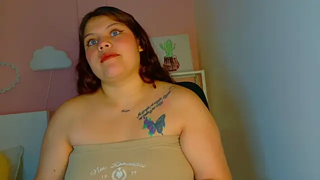 Daphnemoon  online show from April 2026 01:00:02 PM